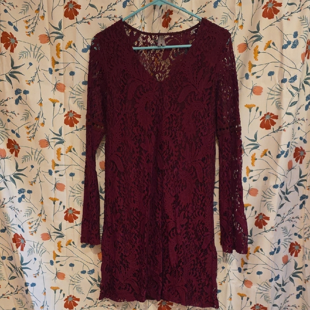 Vanity- Lace Long Sleeve V-Neck Dress in Burgundy